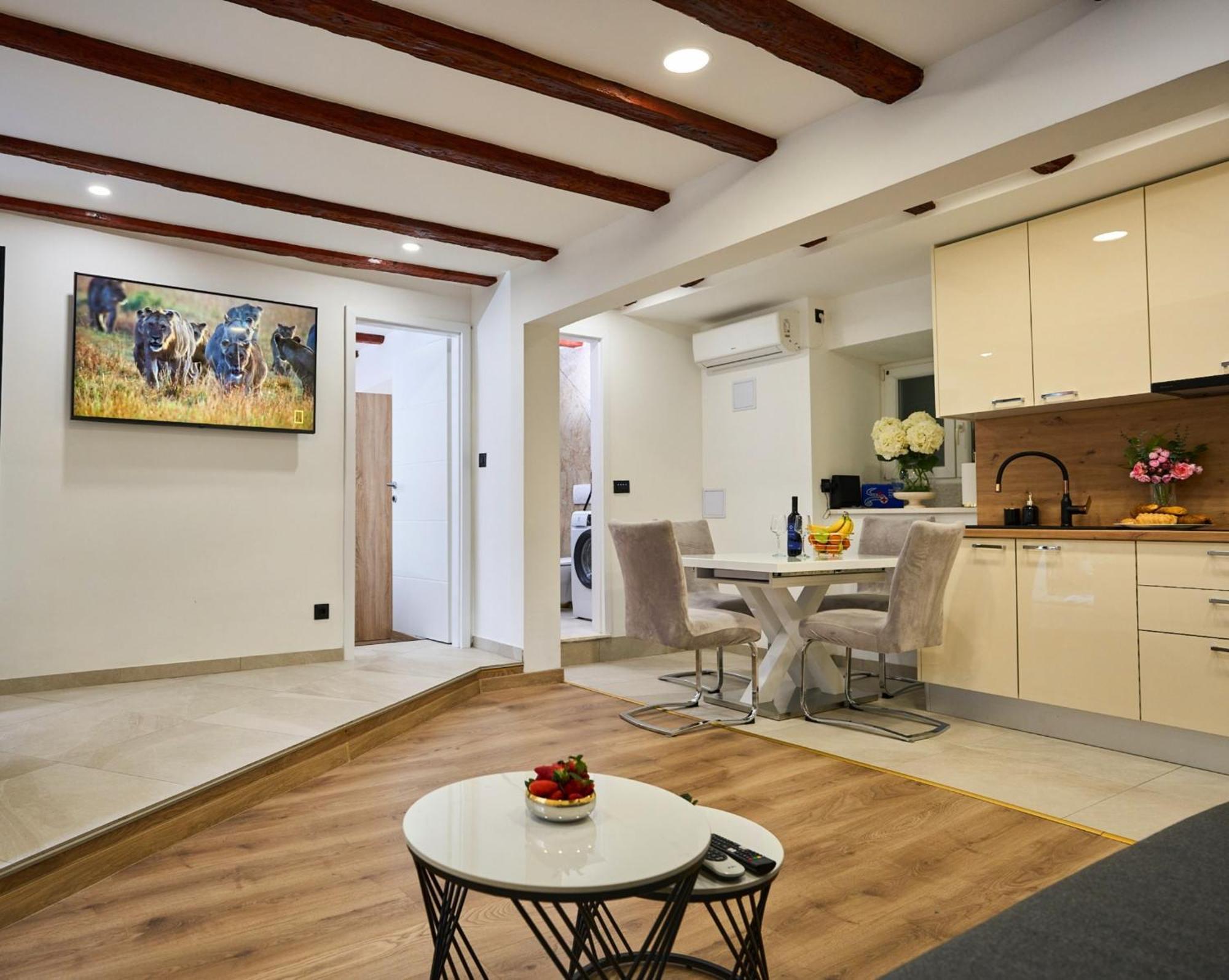Bernard Deluxe Renovated Peaceful Old Town Gem Διαμέρισμα Σπλιτ Εξωτερικό φωτογραφία