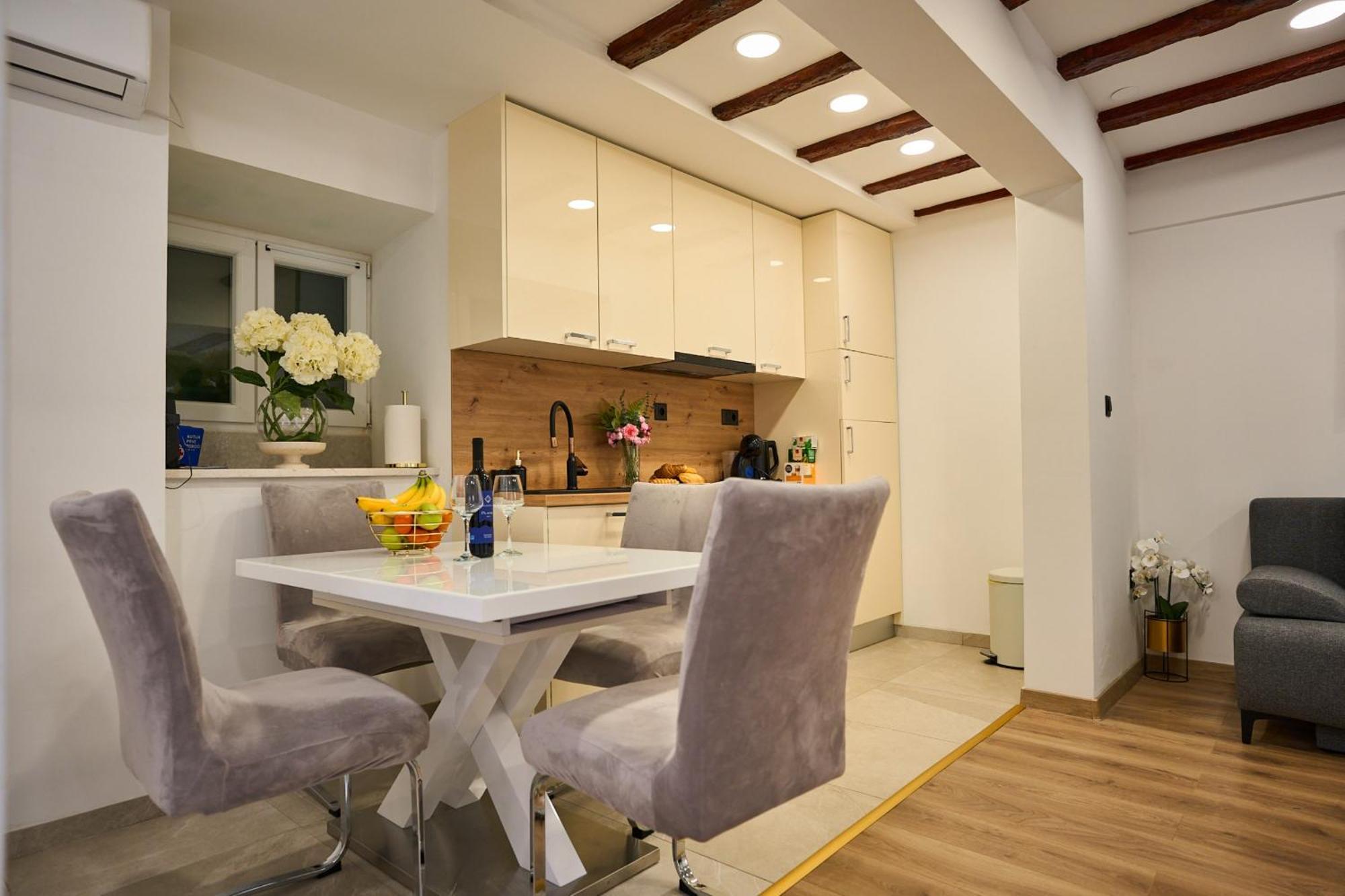 Bernard Deluxe Renovated Peaceful Old Town Gem Διαμέρισμα Σπλιτ Εξωτερικό φωτογραφία